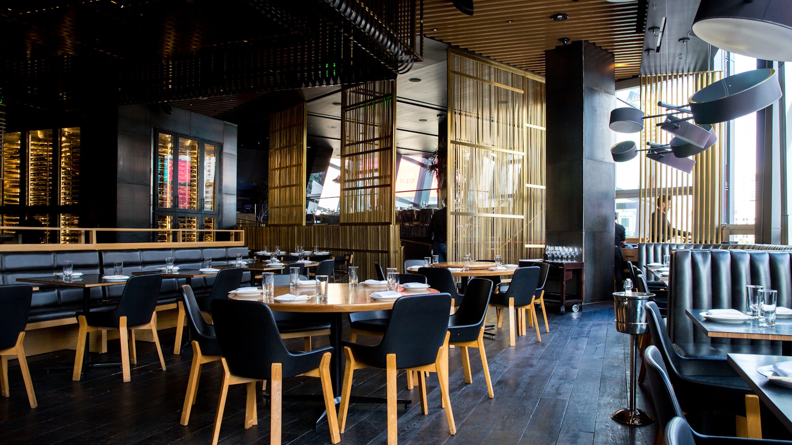 Restaurant Equipment Financing vs Leasing in Canada